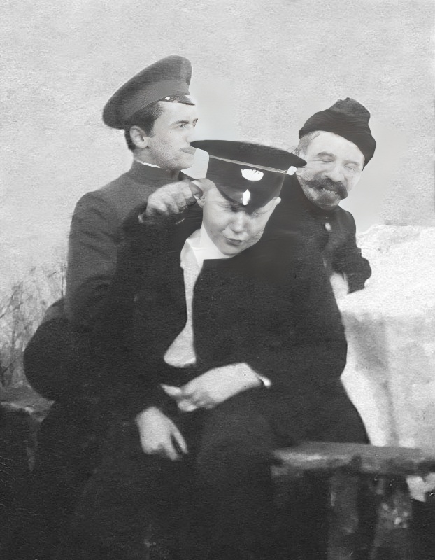 Иван Павлович Попов с сыновьями. Фото из частного архива.